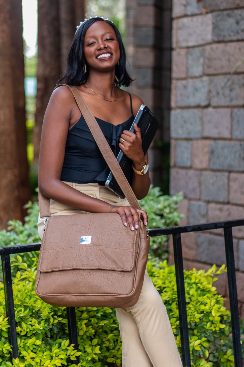 Level Up Your Style with the Denri Fayola Messenger Bag