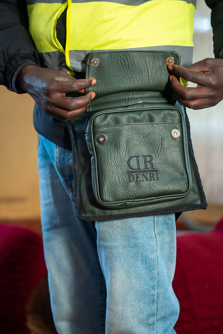 Denri Chase Thigh Bag | Thigh / Leg Bag | Hands-Free & Active Use | Durable Material, Adjustable Strap & Secure Pockets | Sporty, Urban Utility