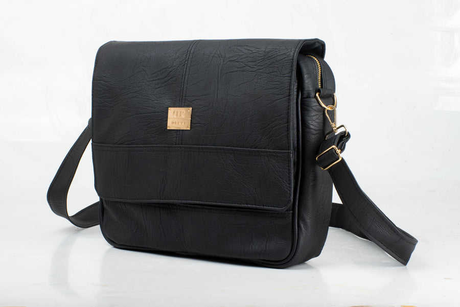 Denri Fayola Messenger Bag | Superior Leather, Laptop Compartment & Multiple Pockets